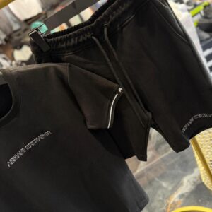 Kostum Veror Armanii