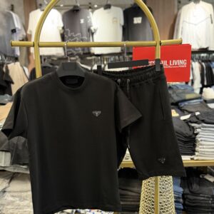 Kostum veror Prada
