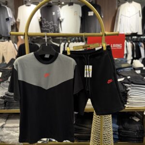 Kostume Nike Tech