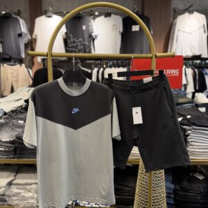 Kostume Nike Tech